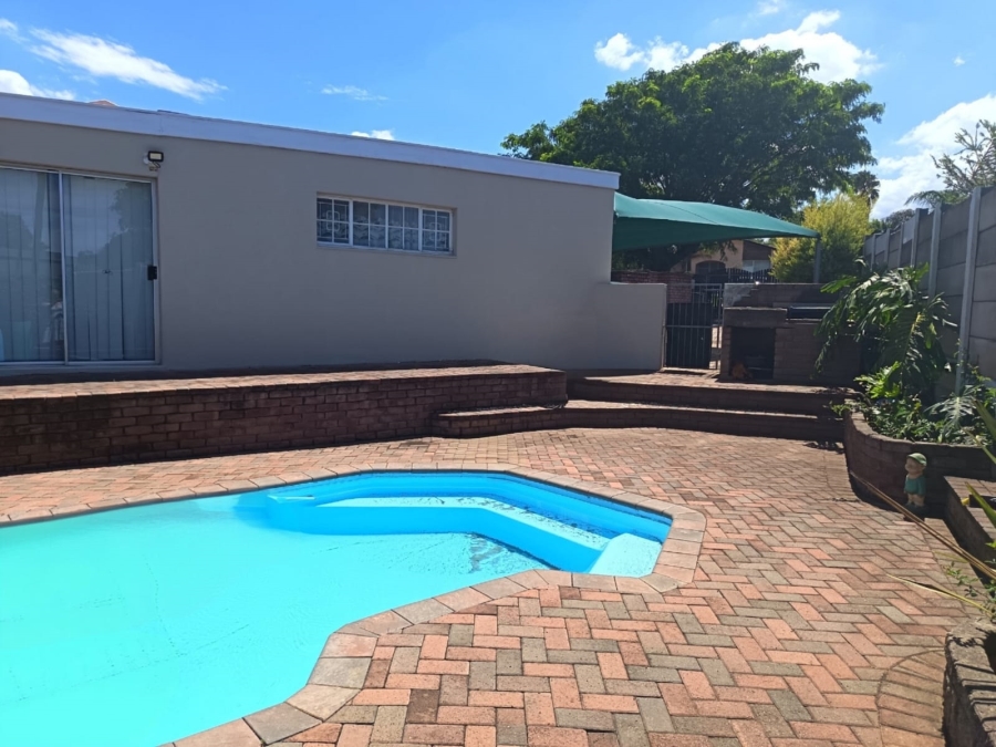 4 Bedroom Property for Sale in Vanes Estate Eastern Cape